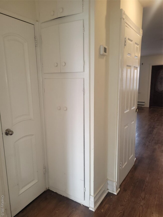 Building Photo - 10406 Avenue L