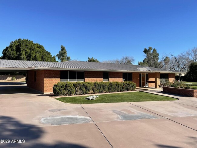Building Photo - 375 S Buena Vista Ave