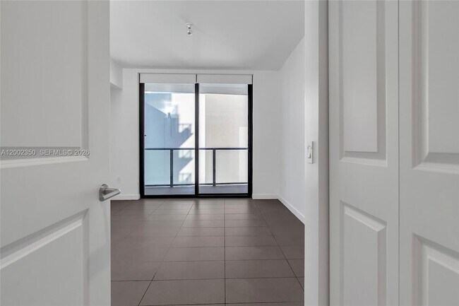 Building Photo - 1600 NE 1st Ave