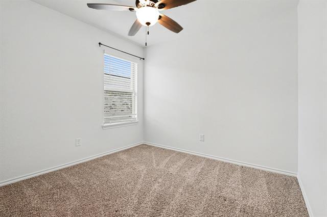 Building Photo - 717 English Dr