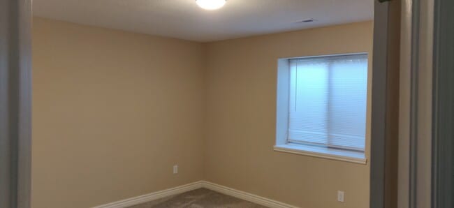 Downstairs bedroom - 2439 E Quivira St