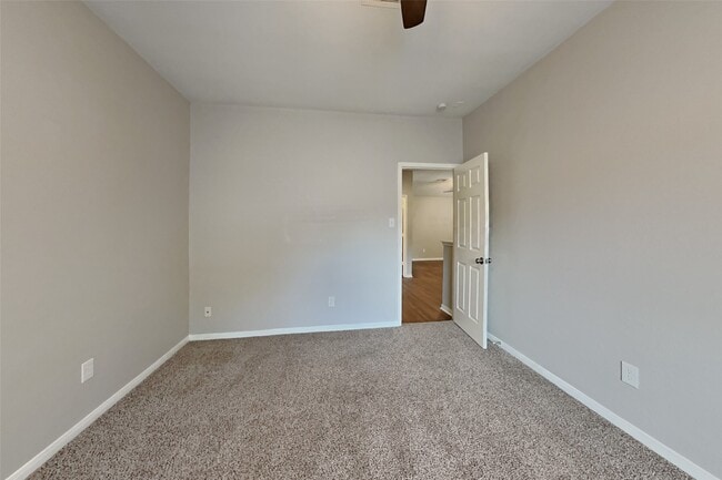 Building Photo - 738 Levi Bend