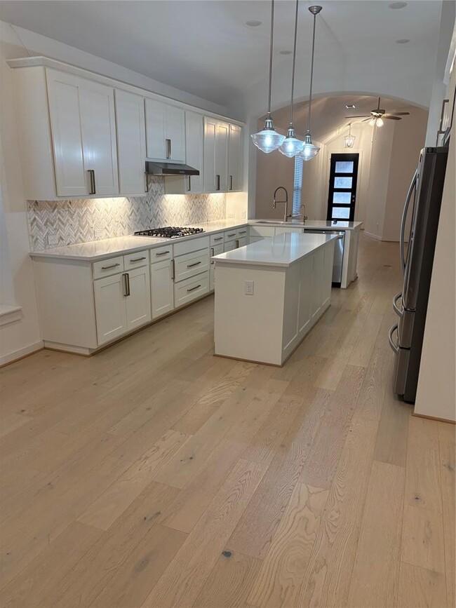 Building Photo - 200 Dycus Bnd