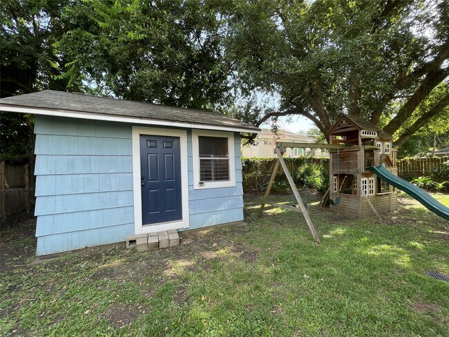 Building Photo - 3229 Westridge St