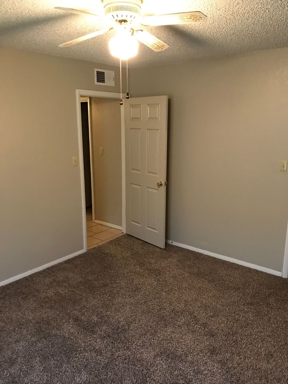 Building Photo - 830 Hardy Springs Cir