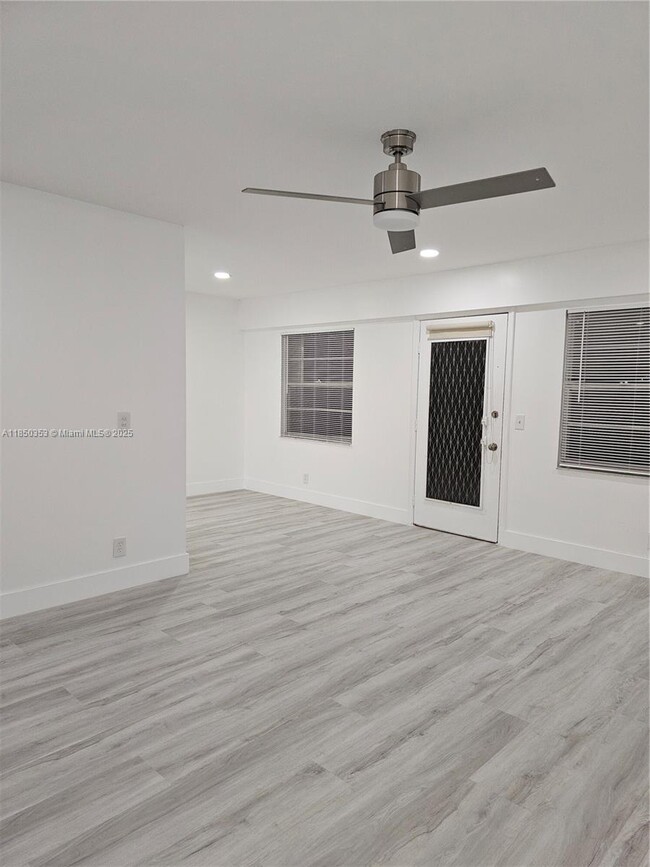 Building Photo - 13550 SW 6th Ct