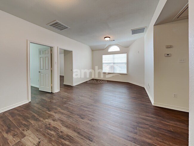 Building Photo - 1406 Monte Carlo Dr