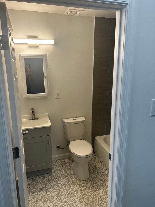 Building Photo - 12th st