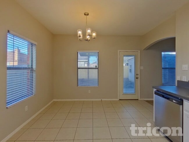 Building Photo - 5825 Show Master Ln