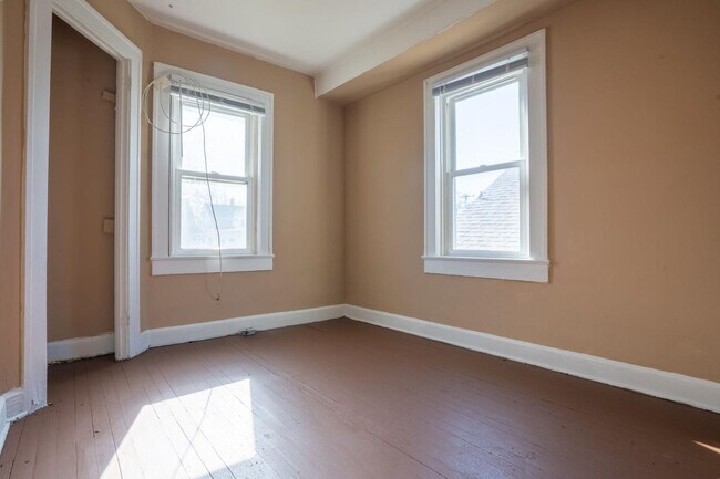 Building Photo - 85 N Ewing St