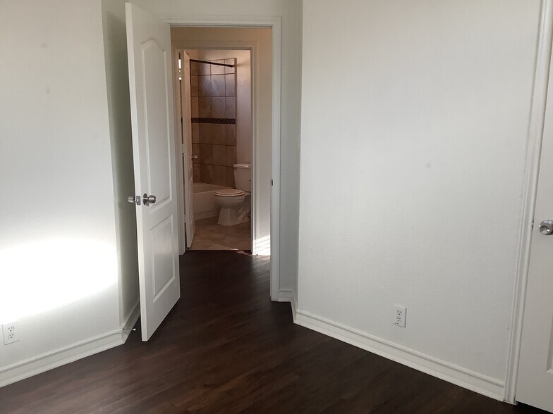 Building Photo - 1223 Cresswell Cove