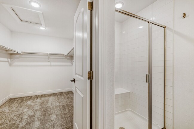 Building Photo - 1773 Spring Water Pt