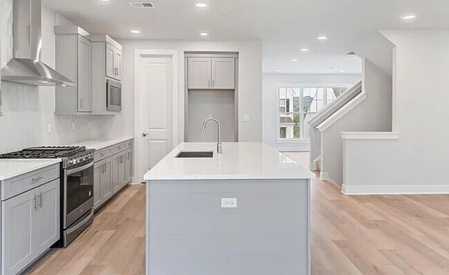 Building Photo - 405 Cranford Way