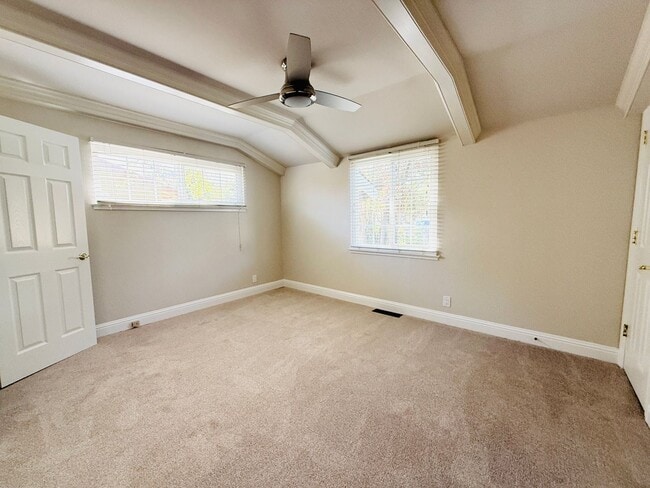 Building Photo - Wonderfully Updated 3 Bed 2 Bath Walnut Cr...
