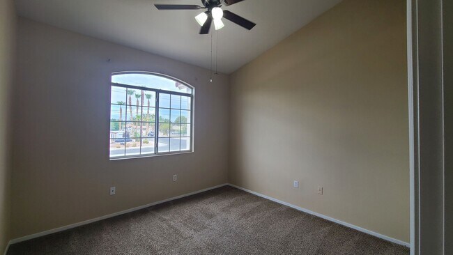 Building Photo - Upstairs 3 Bedroom condo