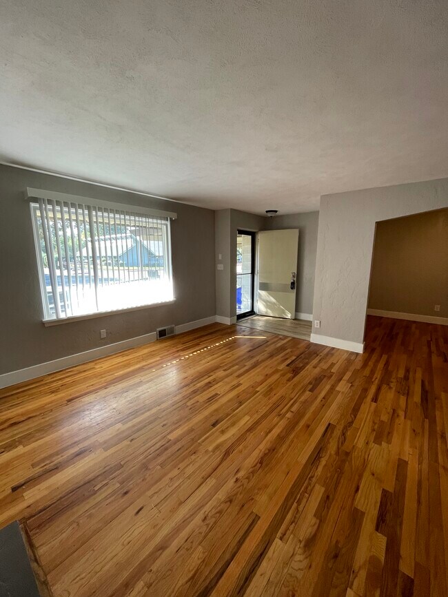 Building Photo - 8921 E Broadway Ave