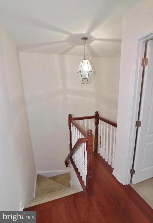 Building Photo - 43275 Mitcham Square