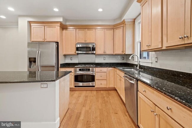 Building Photo - 2735 Cassedy St