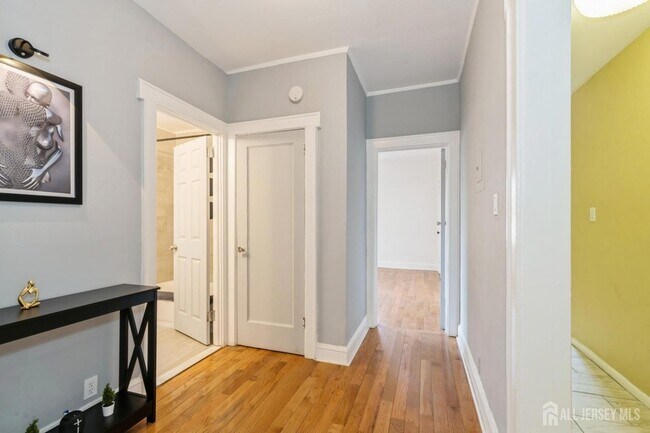 Building Photo - 41-43 Poe Avenue Unit