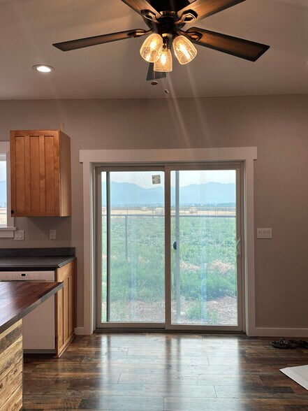 Building Photo - 151 Equestrian Ln