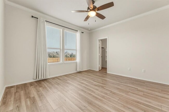 Building Photo - 428 English Oak St