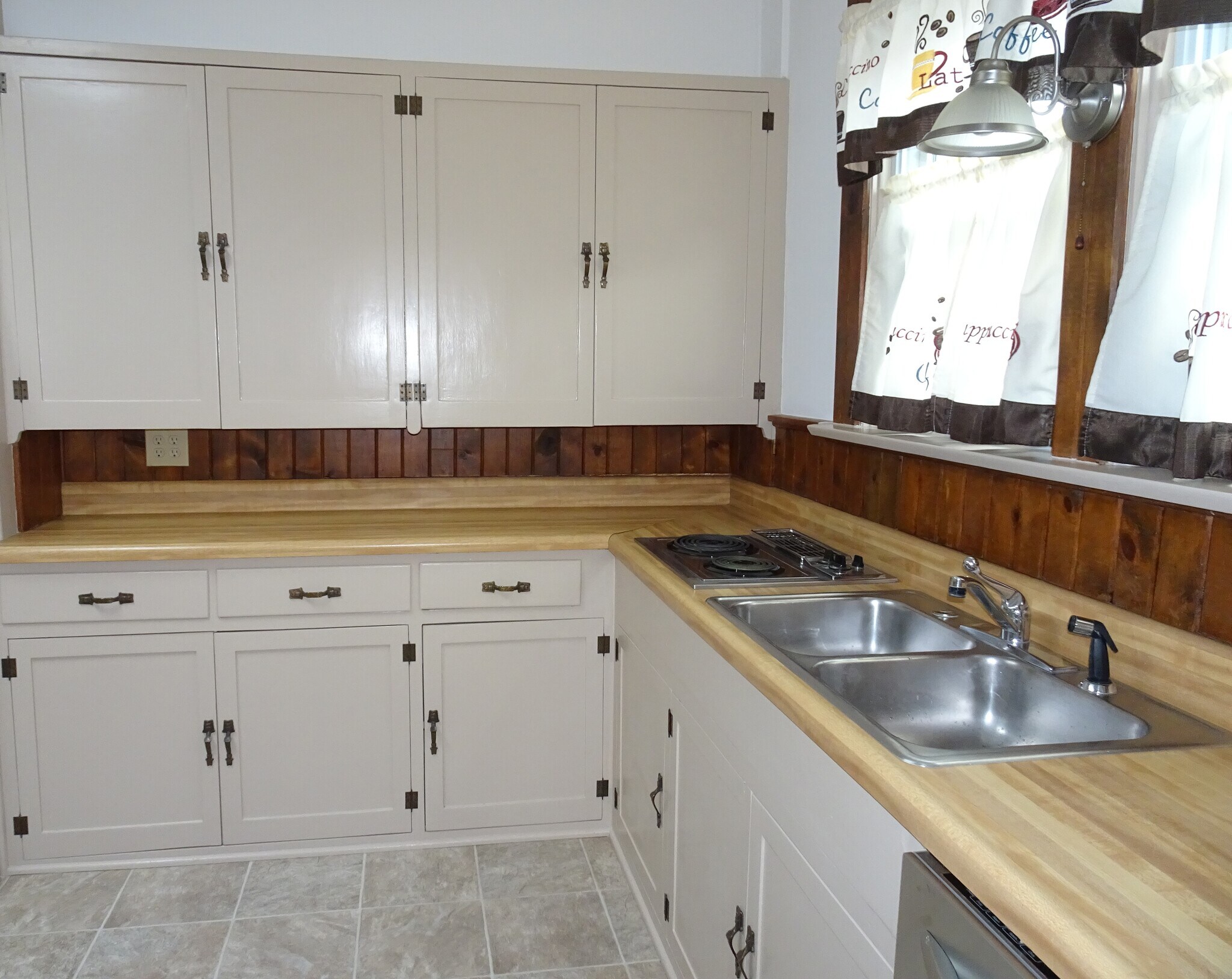 Building Photo - 415 E Lima St