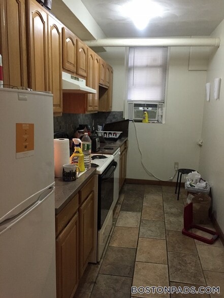 Building Photo - 115 St Stephen St