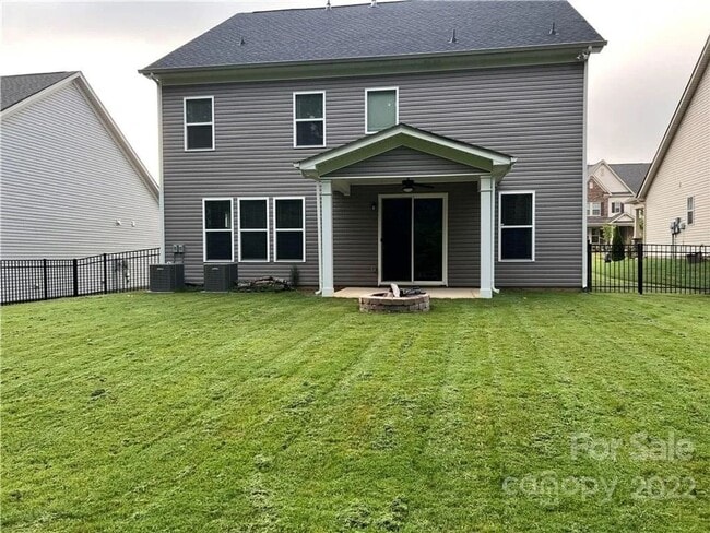 Building Photo - 5BR House in Concord