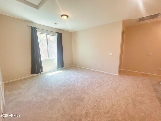 Building Photo - 3507 S Falcon Dr