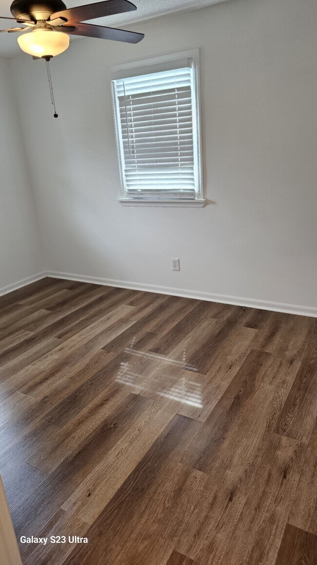 Building Photo - 108 Armstrong Dr