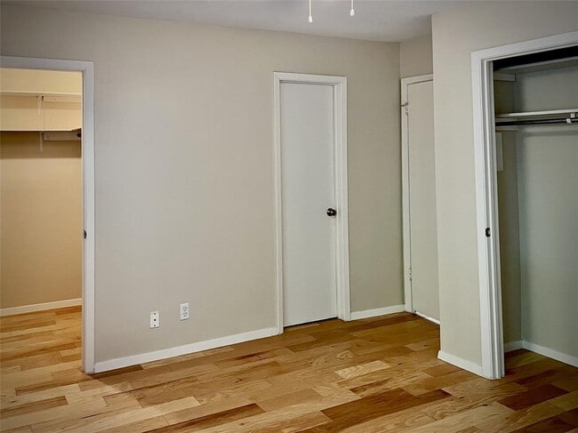 Building Photo - 11607 Barrington Way