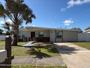 Building Photo - 583 Gardenia Cir