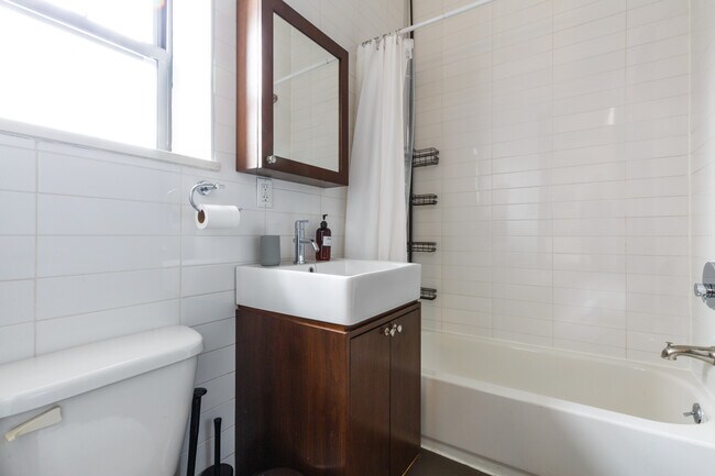 Building Photo - 346 W 52nd St