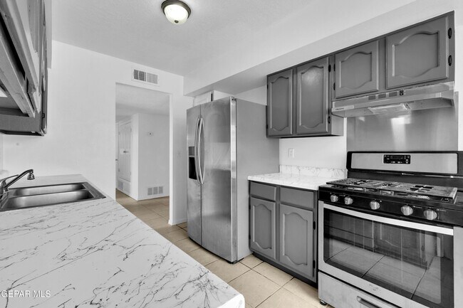 Building Photo - 1529 Babe Hiskey Ln