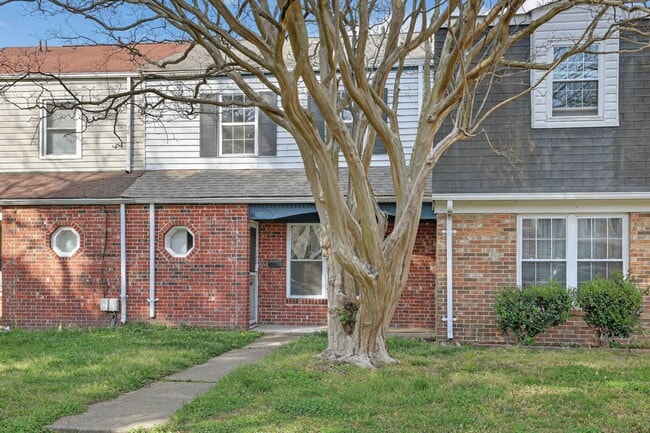 Building Photo - Updated 3BR Home in Virginia Beach with Modern Finishes & Prime Location