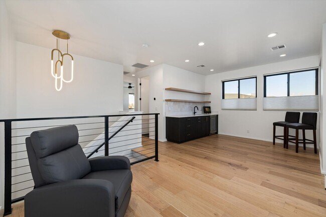 Building Photo - Waterfront End-Unit | 3 Bed | 3 Bath | 2,189 Sq. Ft. | Gated Community | Luxury Lake Living