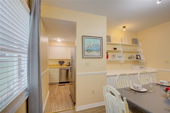 Building Photo - 501 S Magnolia Ave