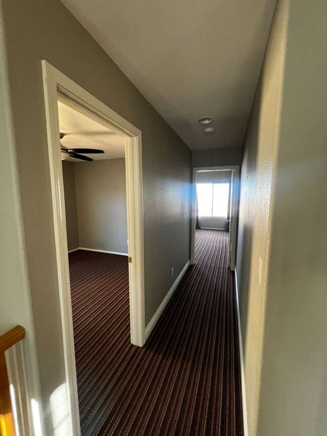 Building Photo - Must see 2 story 4 bed/3 bath home in the heart of SUMMERLIN