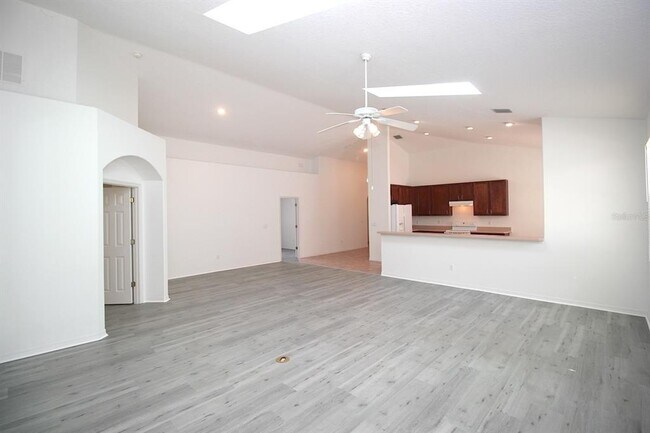 Building Photo - 84 W Waterside Pkwy
