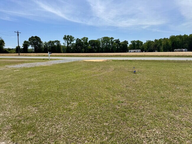 Building Photo - SPACIOUS & IMMACULATE! 3 BR | 2 BA DOUBLEWIDE ON .77 ACRE *MT OLIVE*