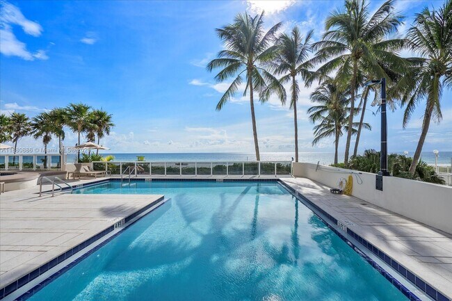 Building Photo - 5757 Collins Ave