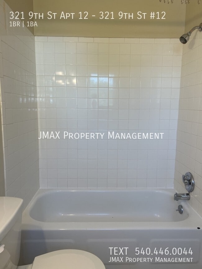 Building Photo - 321 9th St