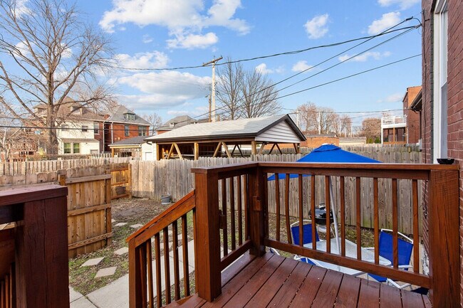 Building Photo - 2366 Lawrence St