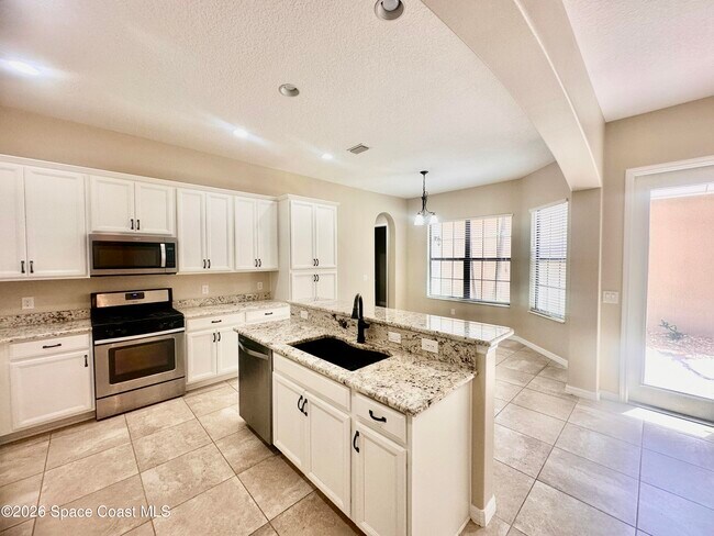 Building Photo - 8880 Napolo Dr