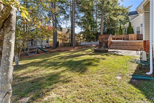Building Photo - 136 Cottswold Ln