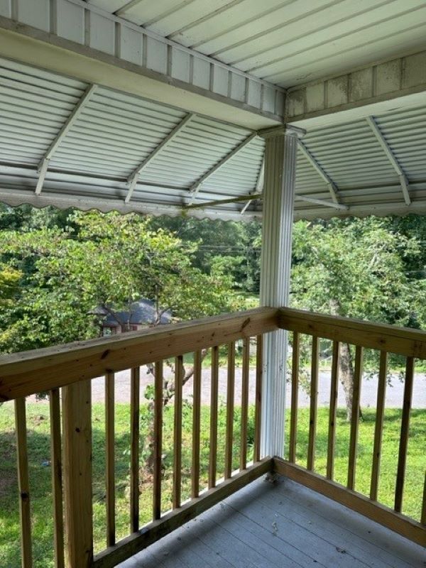 Building Photo - 64 Lakeside Dr