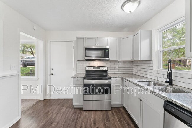 Building Photo - 5026 Locust Ave