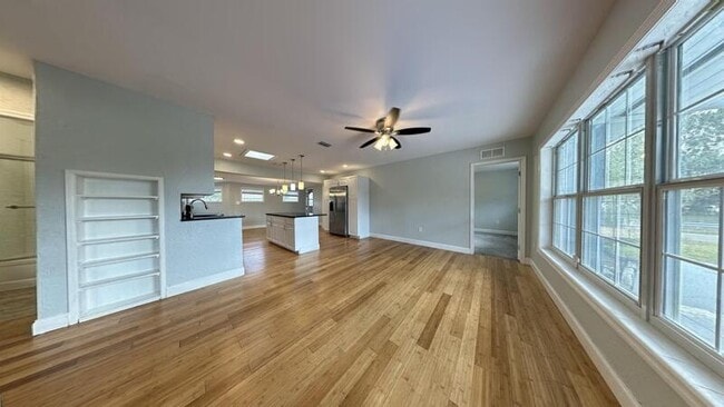 Building Photo - 9401 88th Way N