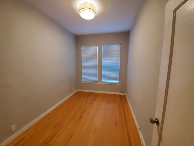Building Photo - SOMA! 1 Bedroom in the center of it all!