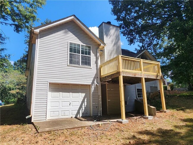 Back of the house extra garage - 922 Sweetwater Way